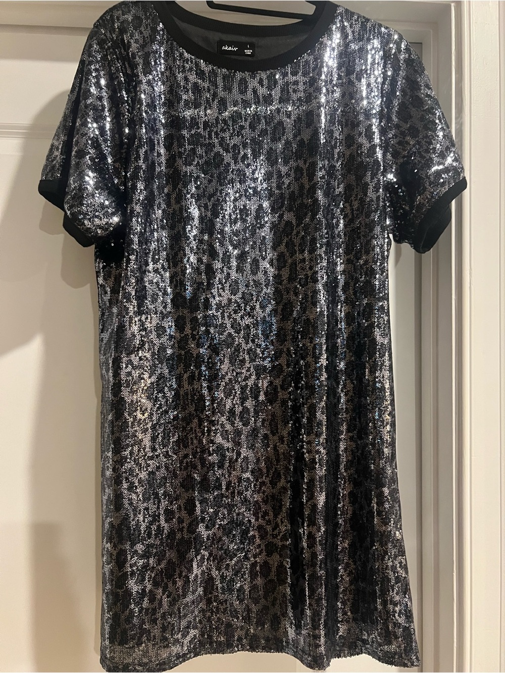 Short Sleeve Sequin Animal Print Shift Dress - Black & Silver